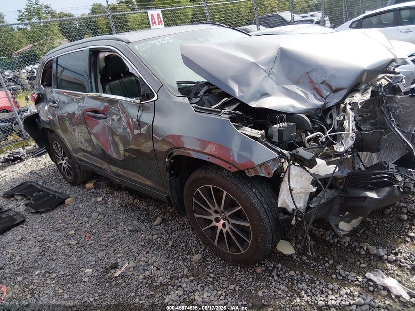 2018 TOYOTA HIGHLANDER SE | 5TDJZRFH2JS897073 | UPCARS
