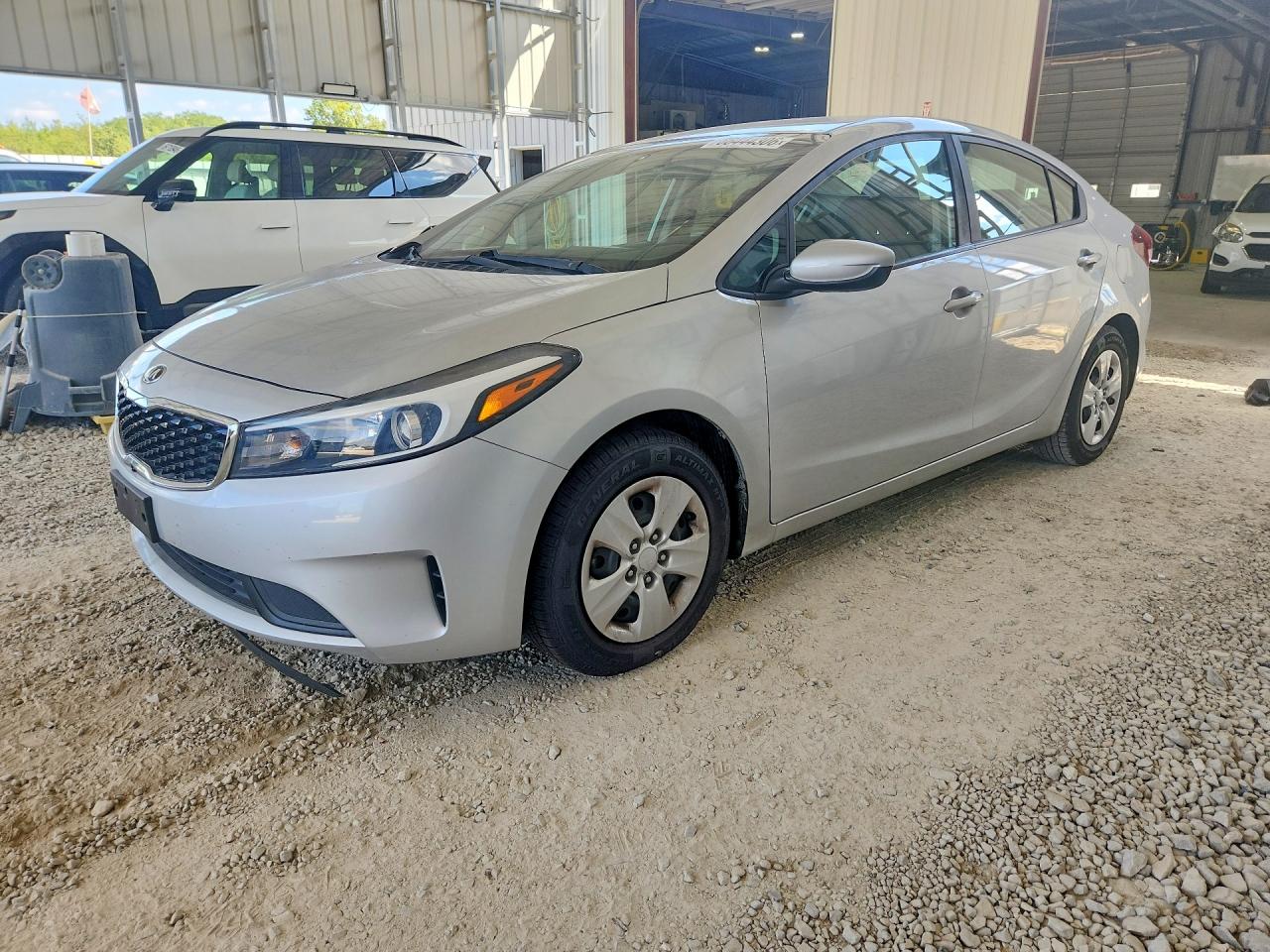 2018 KIA FORTE LX | 3KPFK4A7XJE234372 | UPCARS