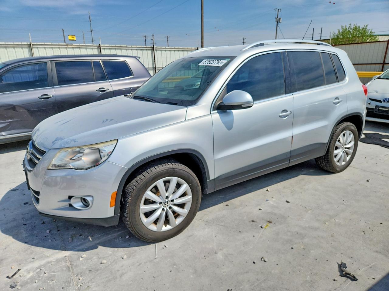 2011 VOLKSWAGEN TIGUAN S | WVGAV7AX5BW512830 | UPCARS