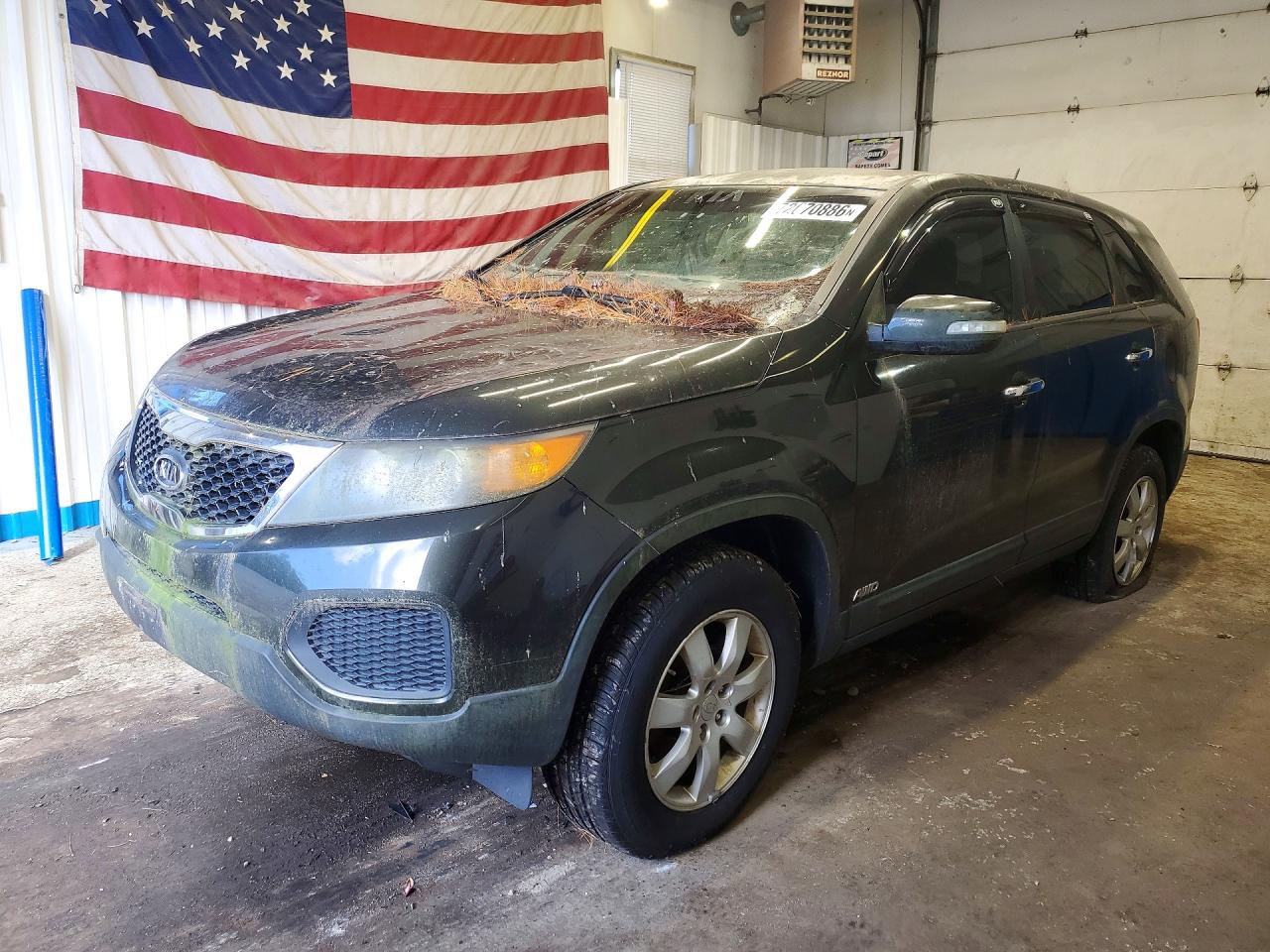2011 KIA SORENTO LX | 5XYKTCA14BG112905 | UPCARS