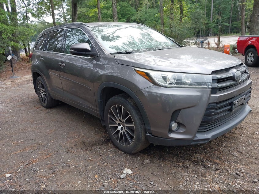 2017 TOYOTA HIGHLANDER SE | 5TDJZRFH2HS456294 | UPCARS