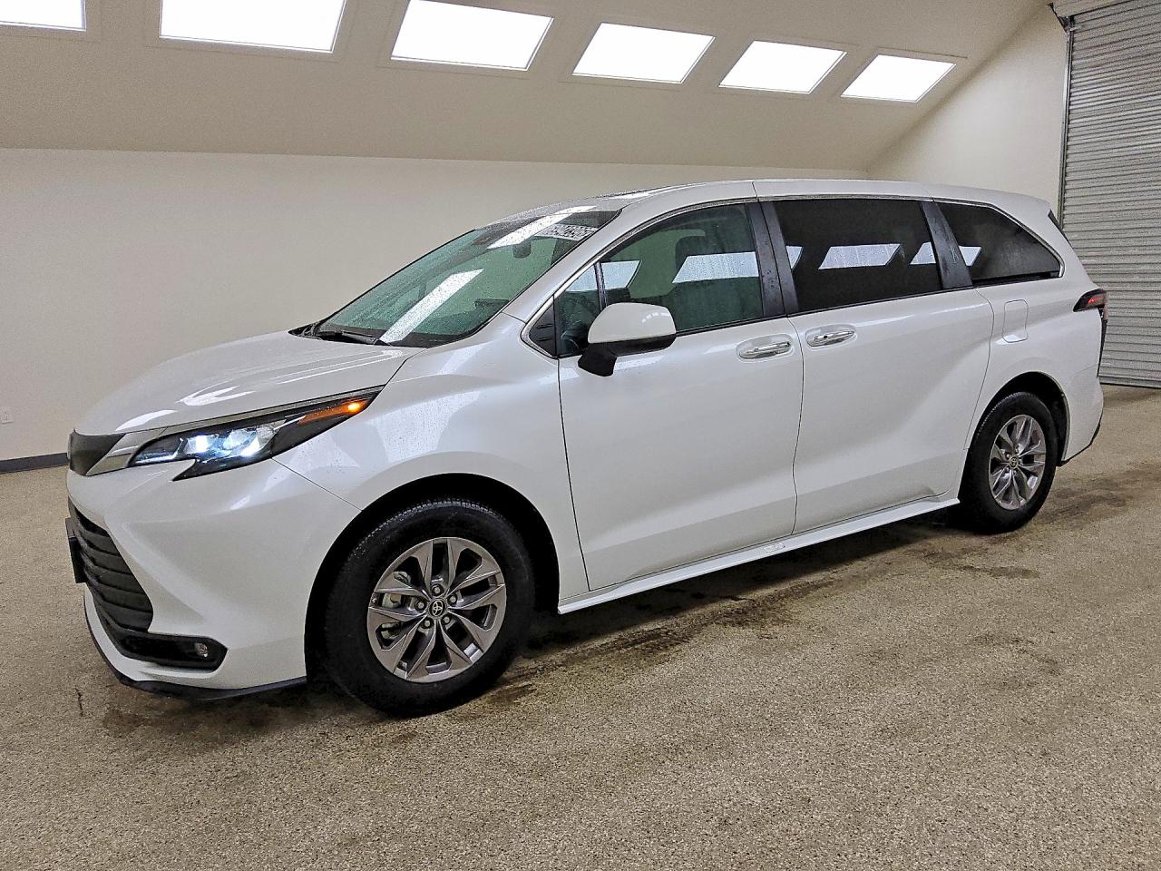 2025 TOYOTA SIENNA XLE 8-PASSENGER | 5TDYRKEC6SS256974 | UPCARS