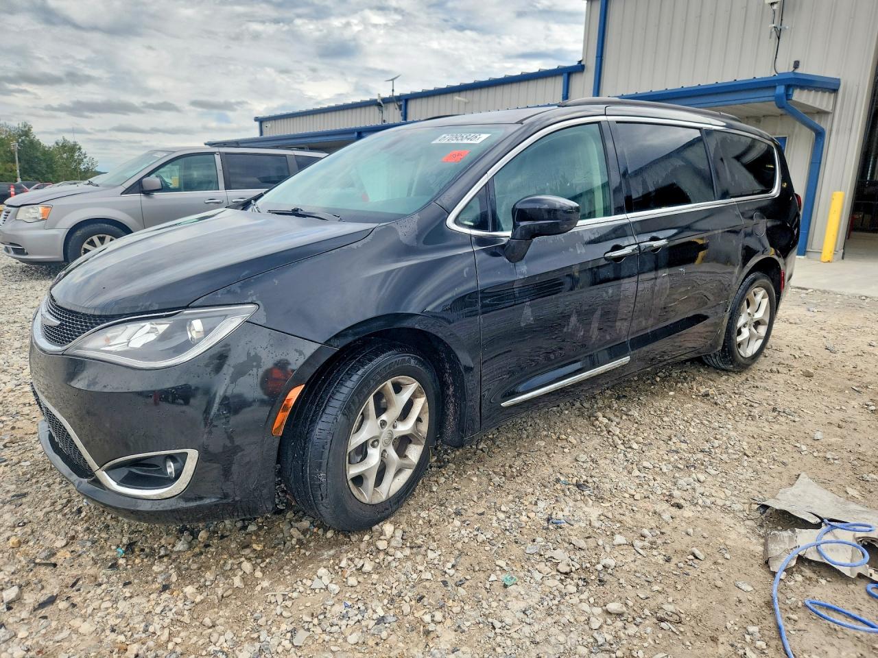 2017 CHRYSLER PACIFICA TOURING L | 2C4RC1BG1HR670771 | UPCARS