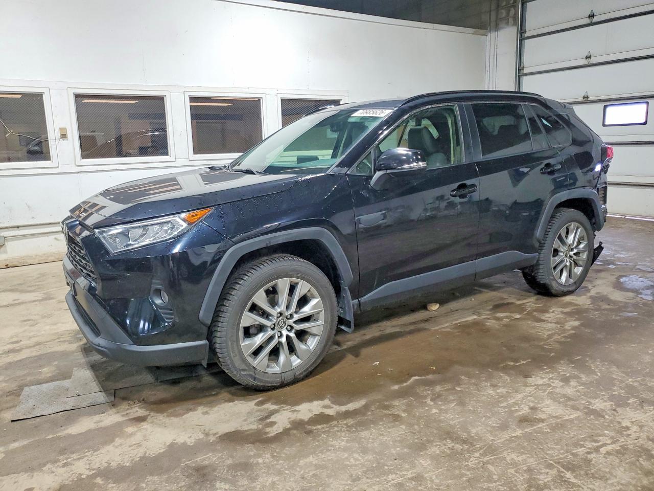 2019 TOYOTA RAV4 XLE PREMIUM | JTMA1RFV3KD039413 | UPCARS