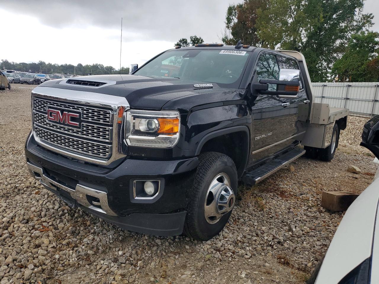 2018 GMC SIERRA | 1GT42YEY4JF119841 | UPCARS