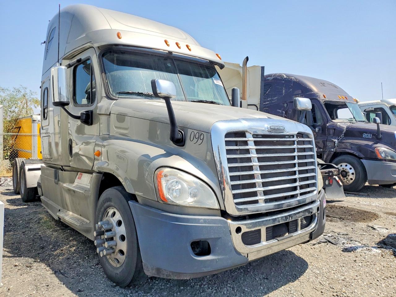 2013 FREIGHTLINER ALL OTHER SEMI TRUCK | 3AKJGLDR6DSFG2138 | UPCARS
