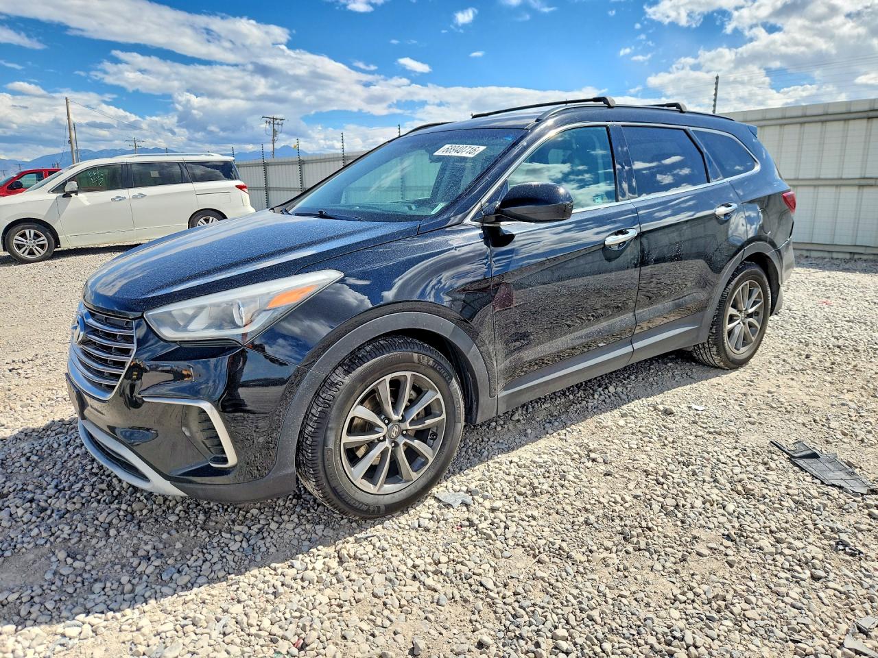 2017 HYUNDAI SANTA FE SE | KM8SMDHF8HU220564 | UPCARS