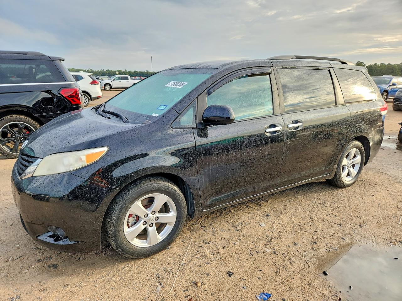 2014 TOYOTA SIENNA LE | 5TDKK3DC2ES496819 | UPCARS