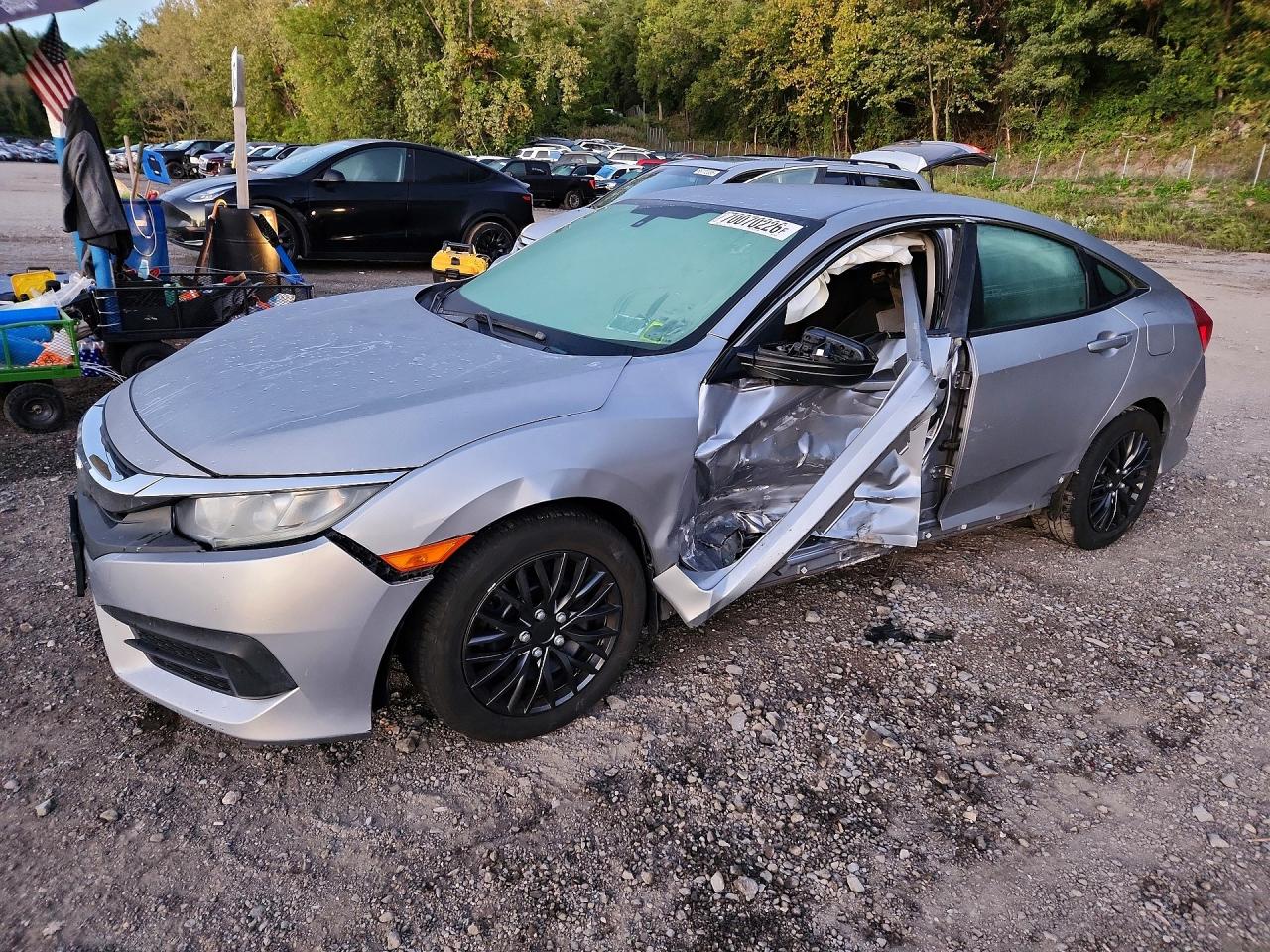 2016 HONDA CIVIC LX | 19XFC2F59GE200330 | UPCARS