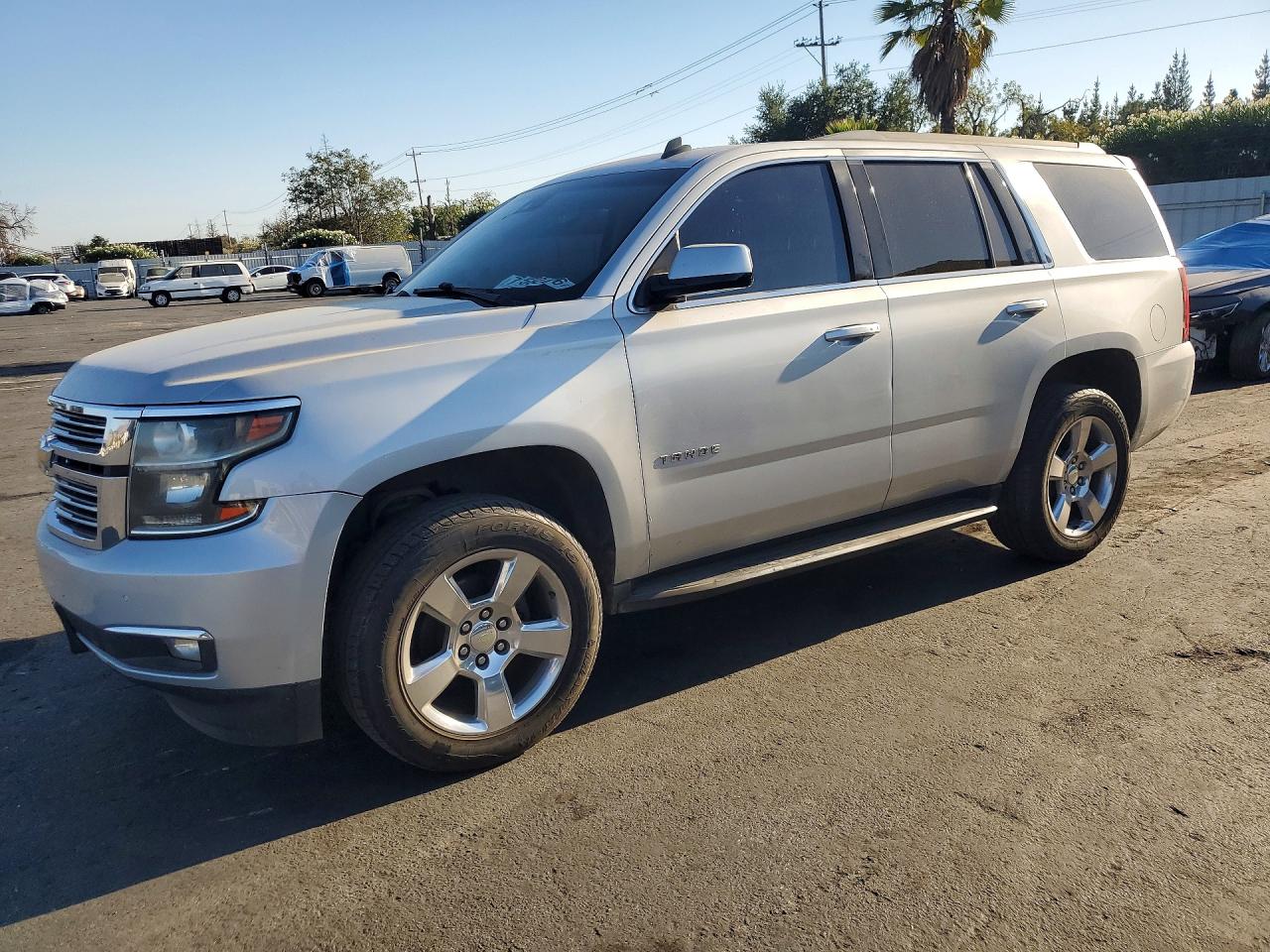 2015 CHEVROLET TAHOE C1500 LT | 1GNSCBKC1FR163531 | UPCARS