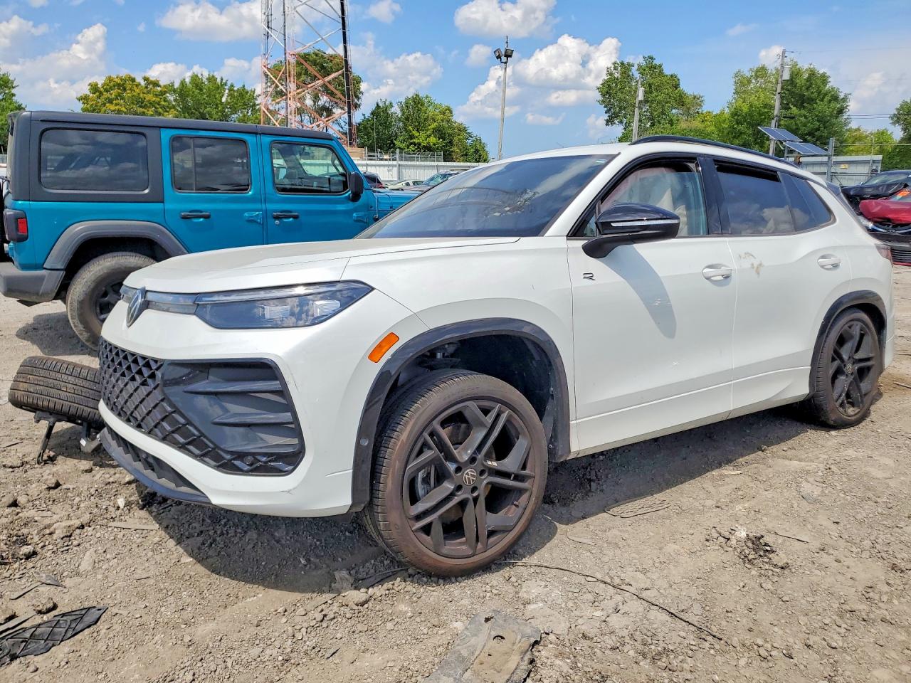 2025 VOLKSWAGEN TIGUAN SE R-LINE BLACK | 3VVGR7RM2SM070426 | UPCARS