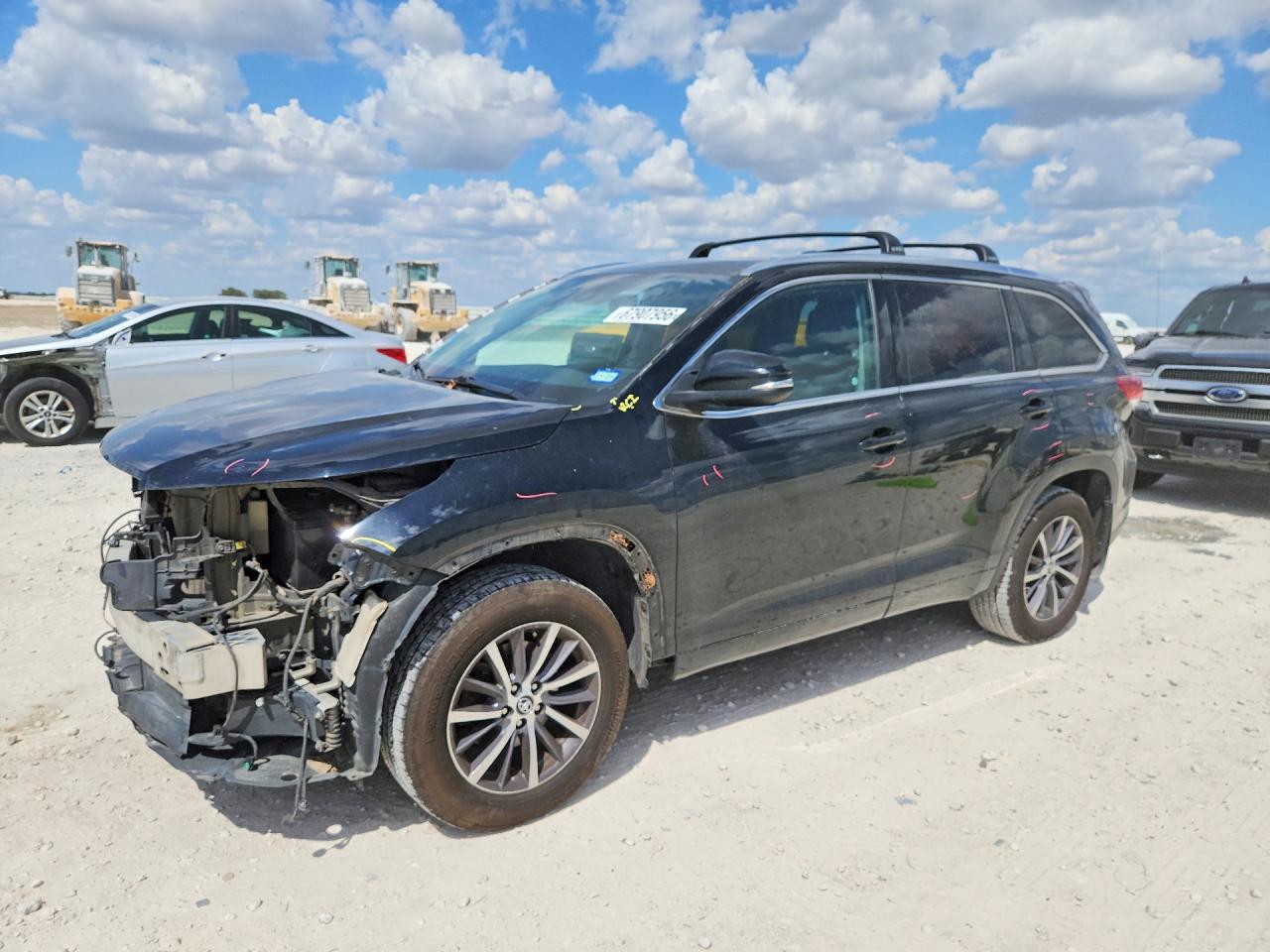 2018 TOYOTA HIGHLANDER XLE | 5TDJZRFH9JS833449 | UPCARS