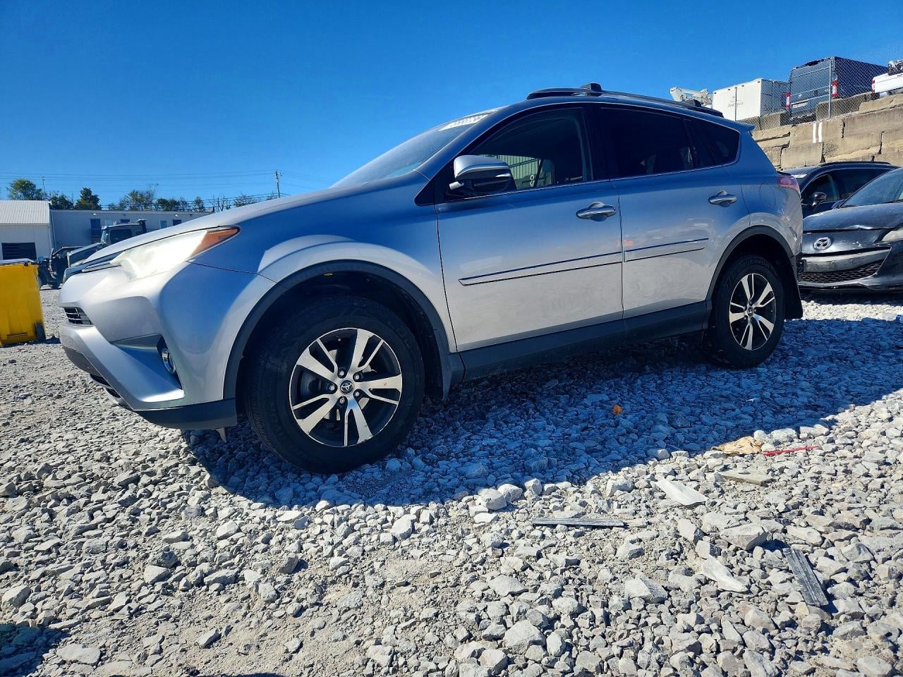 2018 TOYOTA RAV4 XLE | JTMRFREV2JJ243836 | UPCARS