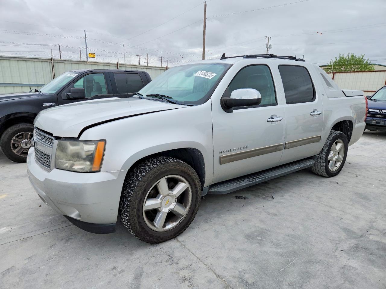 2011 CHEVROLET AVALANCHE LT | 3GNMCFE02BG262418 | UPCARS