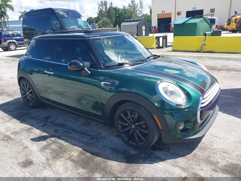 2015 MINI HARDTOP COOPER | WMWXM5C56FT937026 | UPCARS