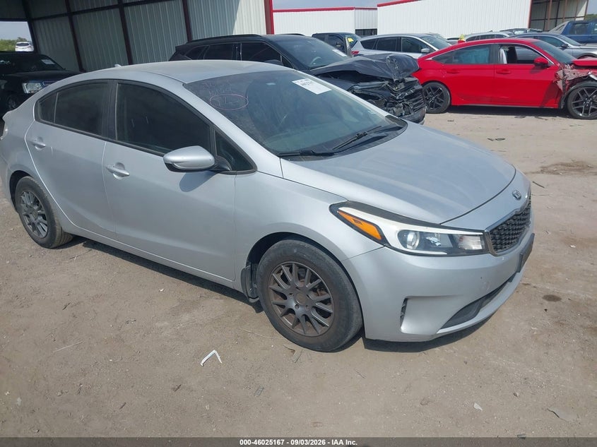 2018 KIA FORTE LX | 3KPFK4A73JE225478 | UPCARS