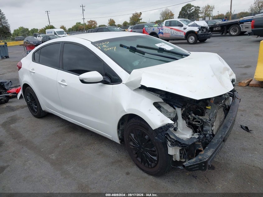 2018 KIA FORTE LX | 3KPFL4A75JE235670 | UPCARS