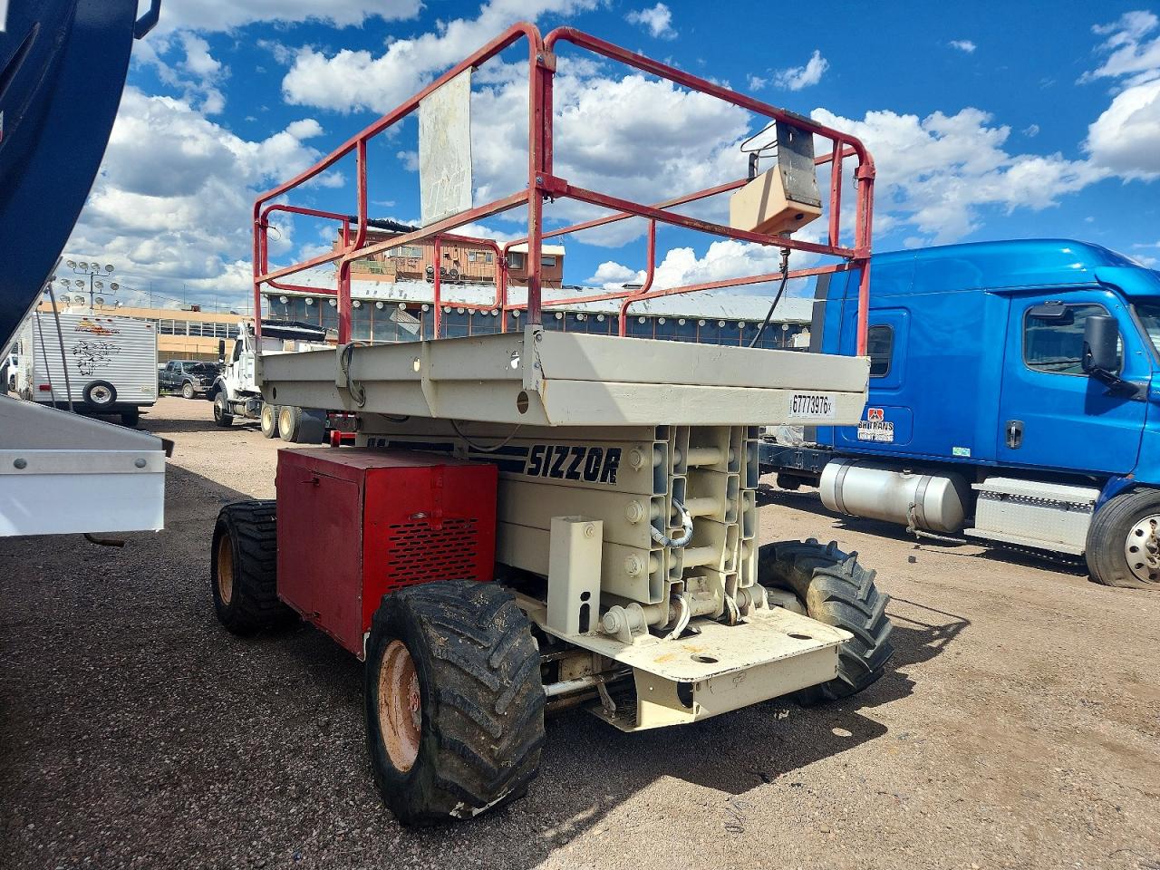 1997 OTHER CONSTRUCTION 33RT JLG 33-RTS SCISSOR LIFT | C0320600200028189 | UPCARS