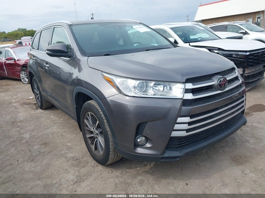 2019 TOYOTA HIGHLANDER XLE | 5TDJZRFH1KS563926 | UPCARS