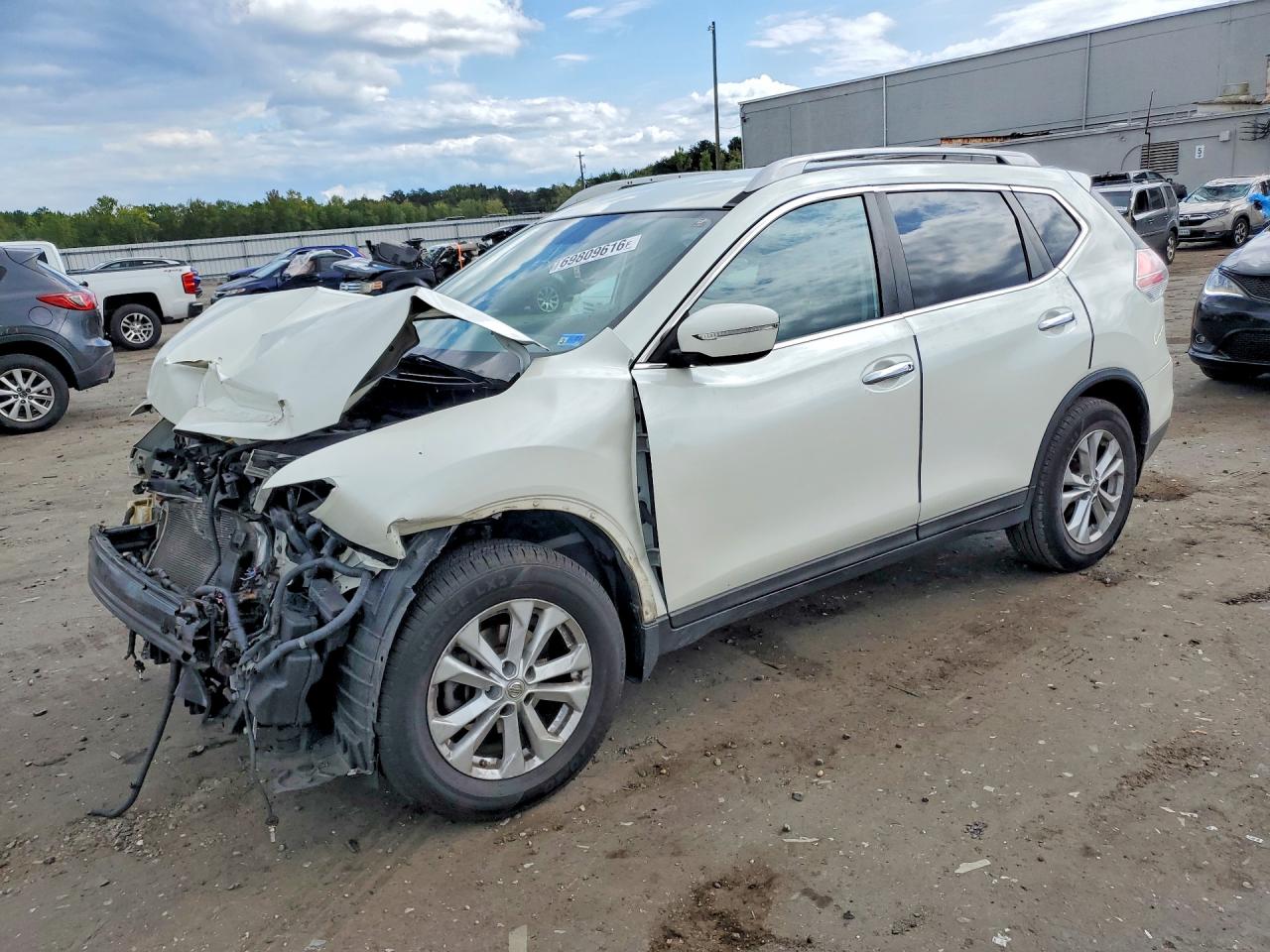 2015 NISSAN ROGUE SV | 5N1AT2MT3FC924463 | UPCARS