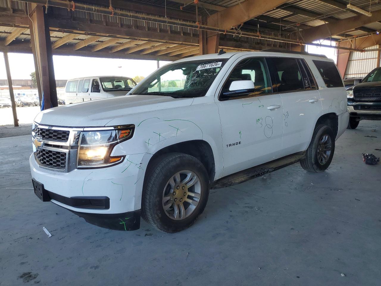 2015 CHEVROLET TAHOE C1500 LT | 1GNSCBKC9FR164023 | UPCARS