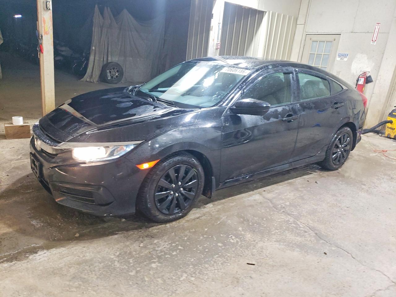 2016 HONDA CIVIC LX | 19XFC2F52GE003340 | UPCARS