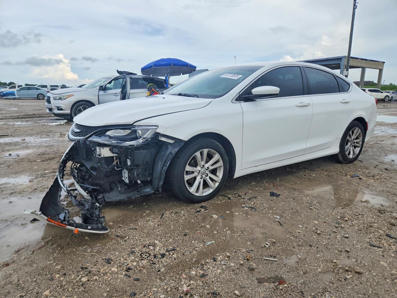 2016 CHRYSLER 200 LIMITED | 1C3CCCABXGN143643 | UPCARS