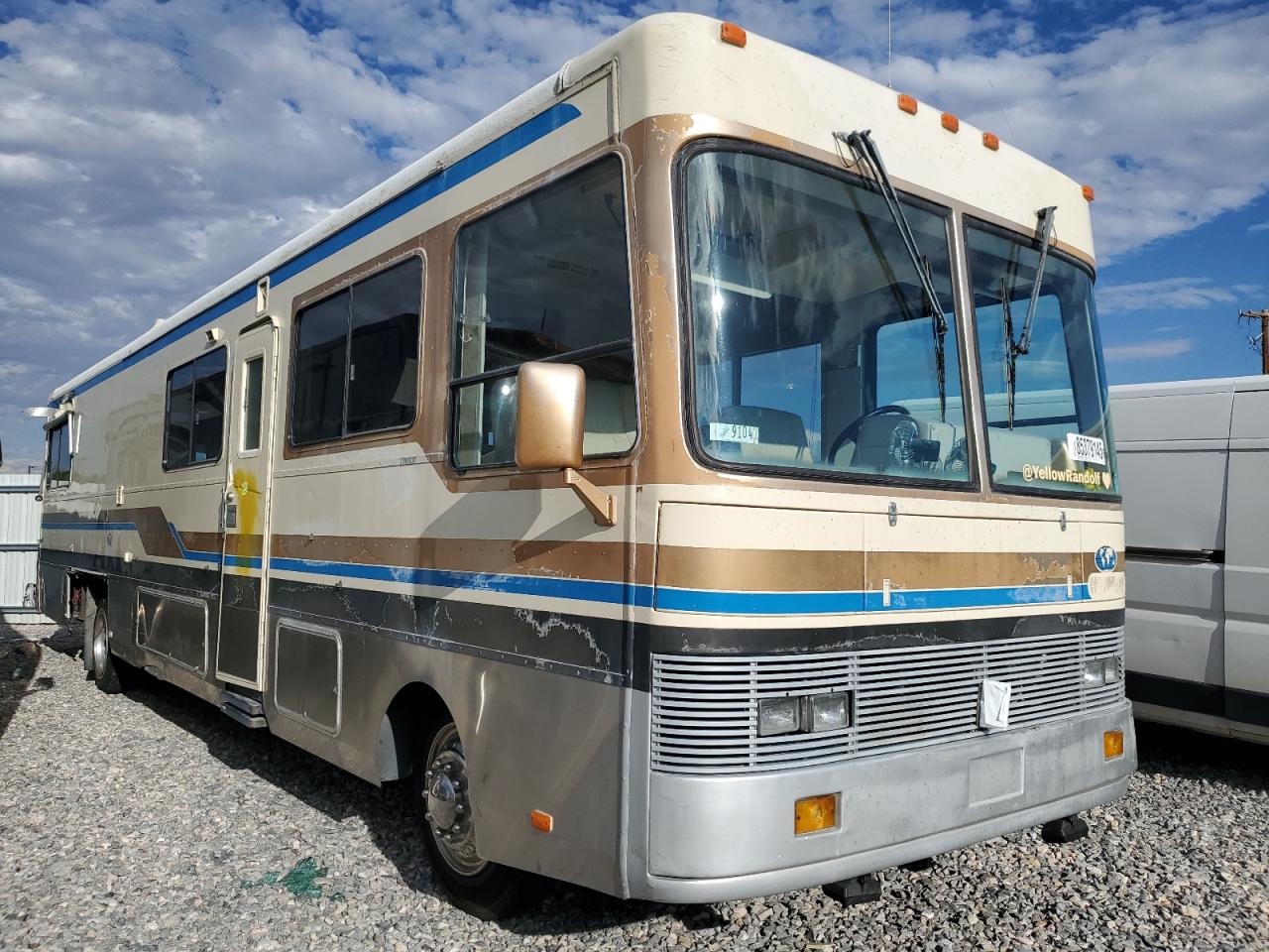 1993 OSHKOSH MOTOR TRUCK CO. CHASSIS V OSHKOSH  - RV | 4CDN6GL28P2901494 | UPCARS