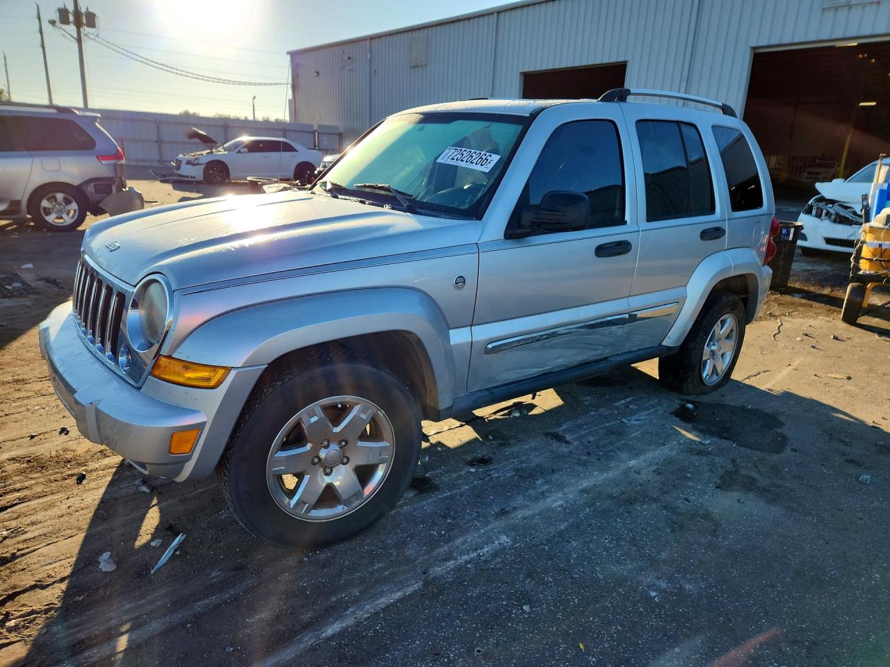 2006 JEEP LIBERTY LIMITED | 1J8GK58K16W101820 | UPCARS
