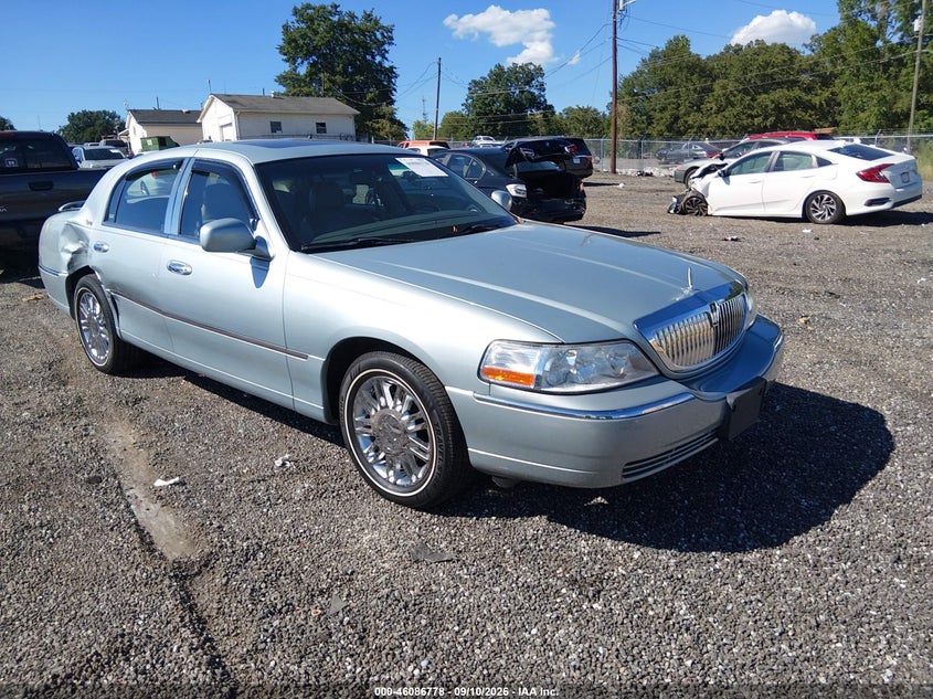 2007 LINCOLN TOWN CAR SIGNATURE LIMITED | 1LNHM82V57Y630991 | UPCARS