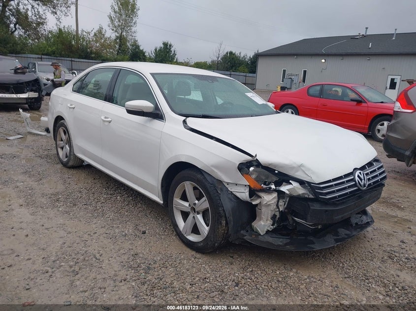 2015 VOLKSWAGEN PASSAT 2.0L TDI SE | 1VWBV7A3XFC051568 | UPCARS