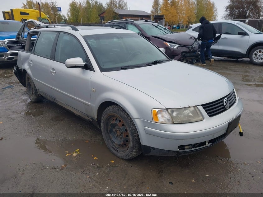 2000 VOLKSWAGEN PASSAT GLX | WVWWH23B1YE384591 | UPCARS