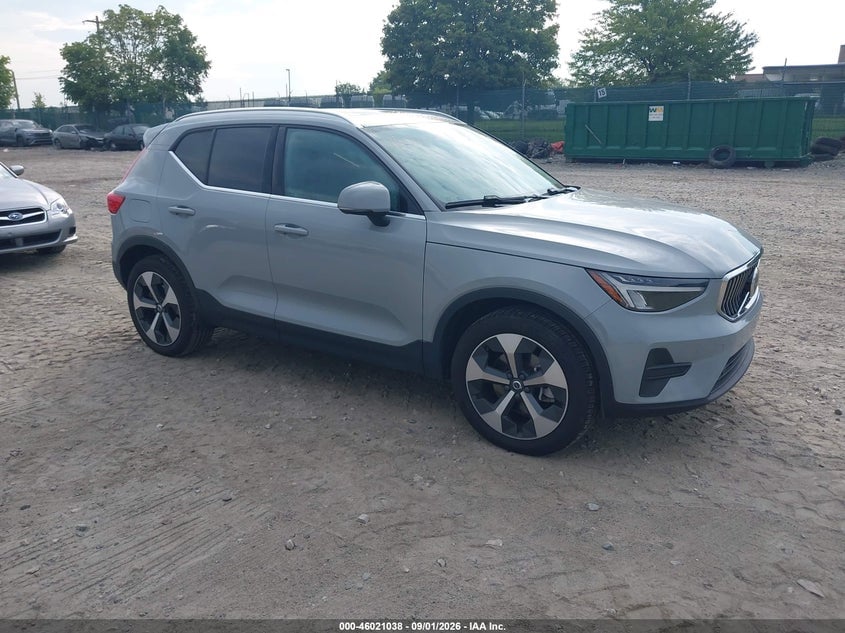 2025 VOLVO XC40 B5 CORE BRIGHT THEME | YV4L12UJ1S2532497 | UPCARS