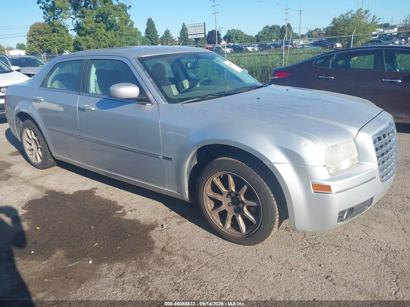 2008 CHRYSLER 300 TOURING | 2C3LA53G28H319637 | UPCARS