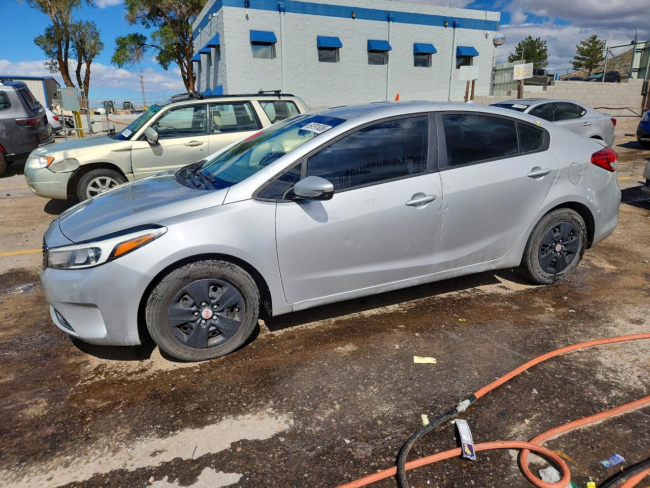 2017 KIA FORTE LX | 3KPFK4A73HE057934 | UPCARS