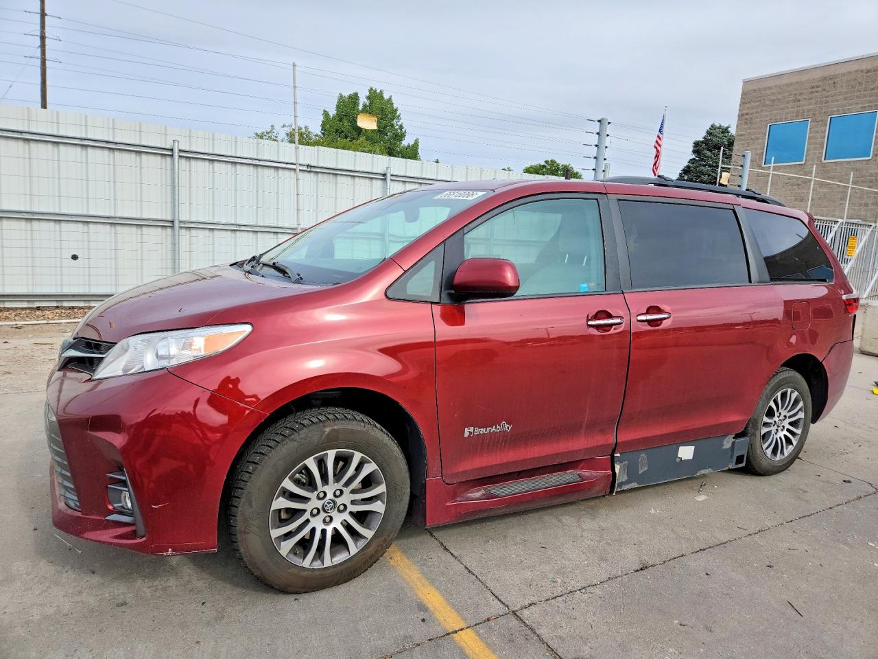 2018 TOYOTA SIENNA XLE 8-PASSENGER | 5TDYZ3DC8JS917314 | UPCARS