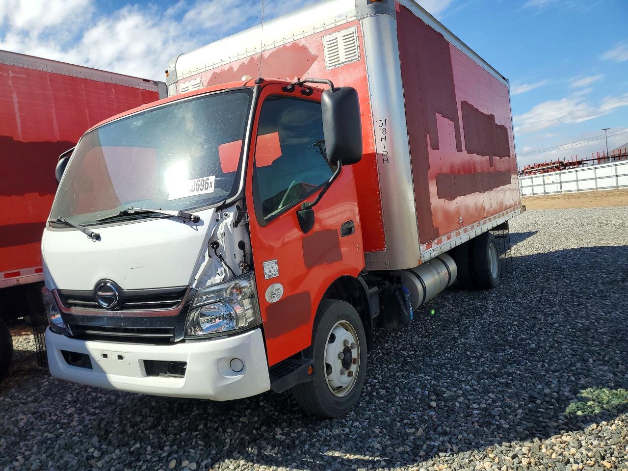 2017 HINO 195 BOX TRUCK | JHHSDM2H6HK005854 | UPCARS