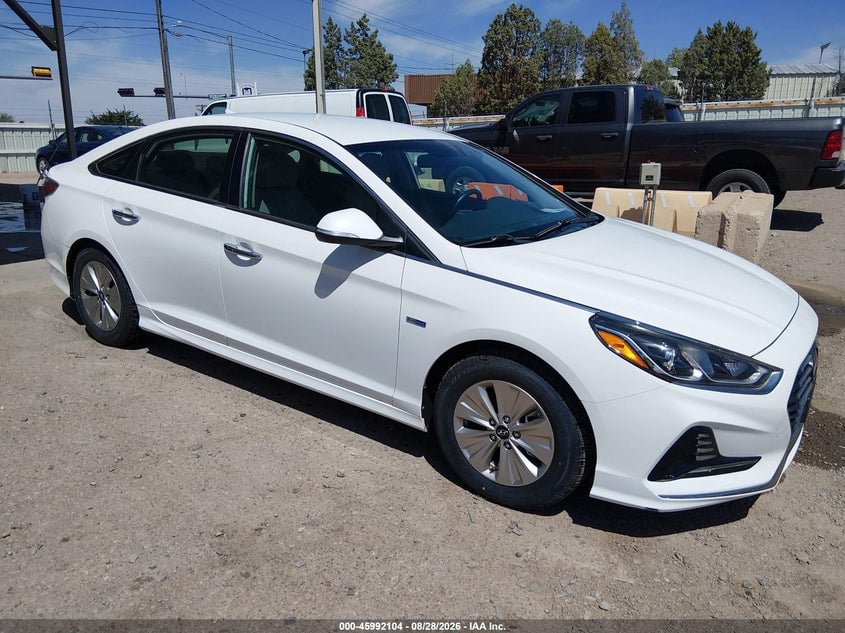 2018 HYUNDAI SONATA HYBRID SE | KMHE24L3XJA082873 | UPCARS
