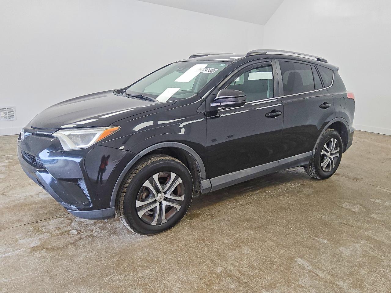 2018 TOYOTA RAV4 LE | 2T3ZFREV2JW415784 | UPCARS