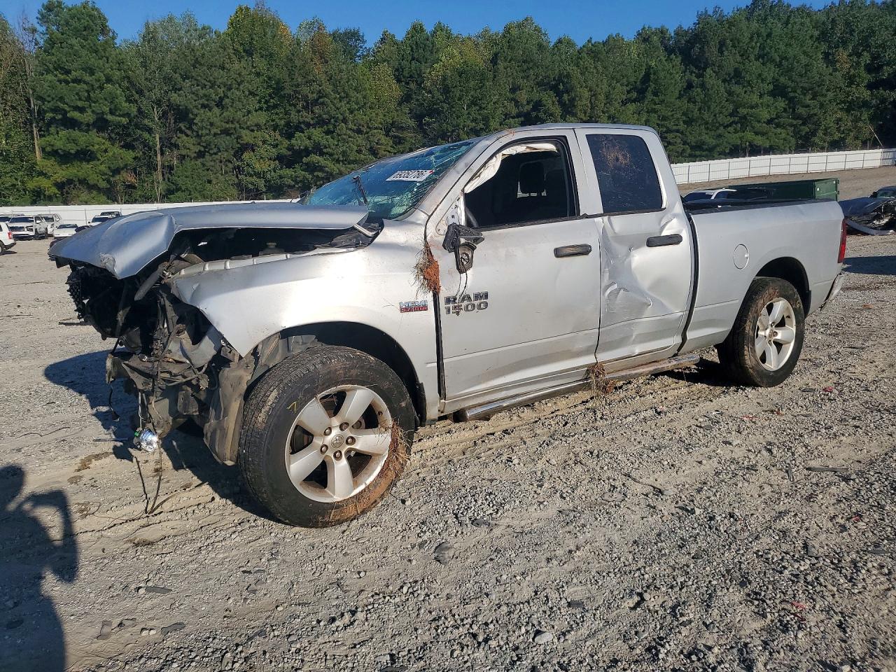 2015 RAM 1500 ST | 1C6RR6FTXFS518199 | UPCARS