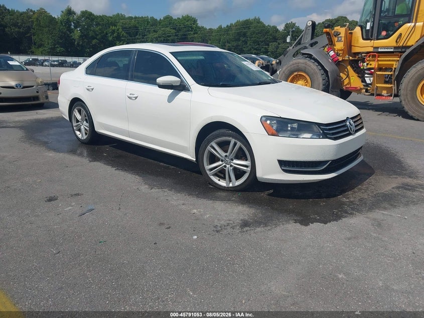 2014 VOLKSWAGEN PASSAT 1.8T SE | 1VWBS7A31EC106433 | UPCARS