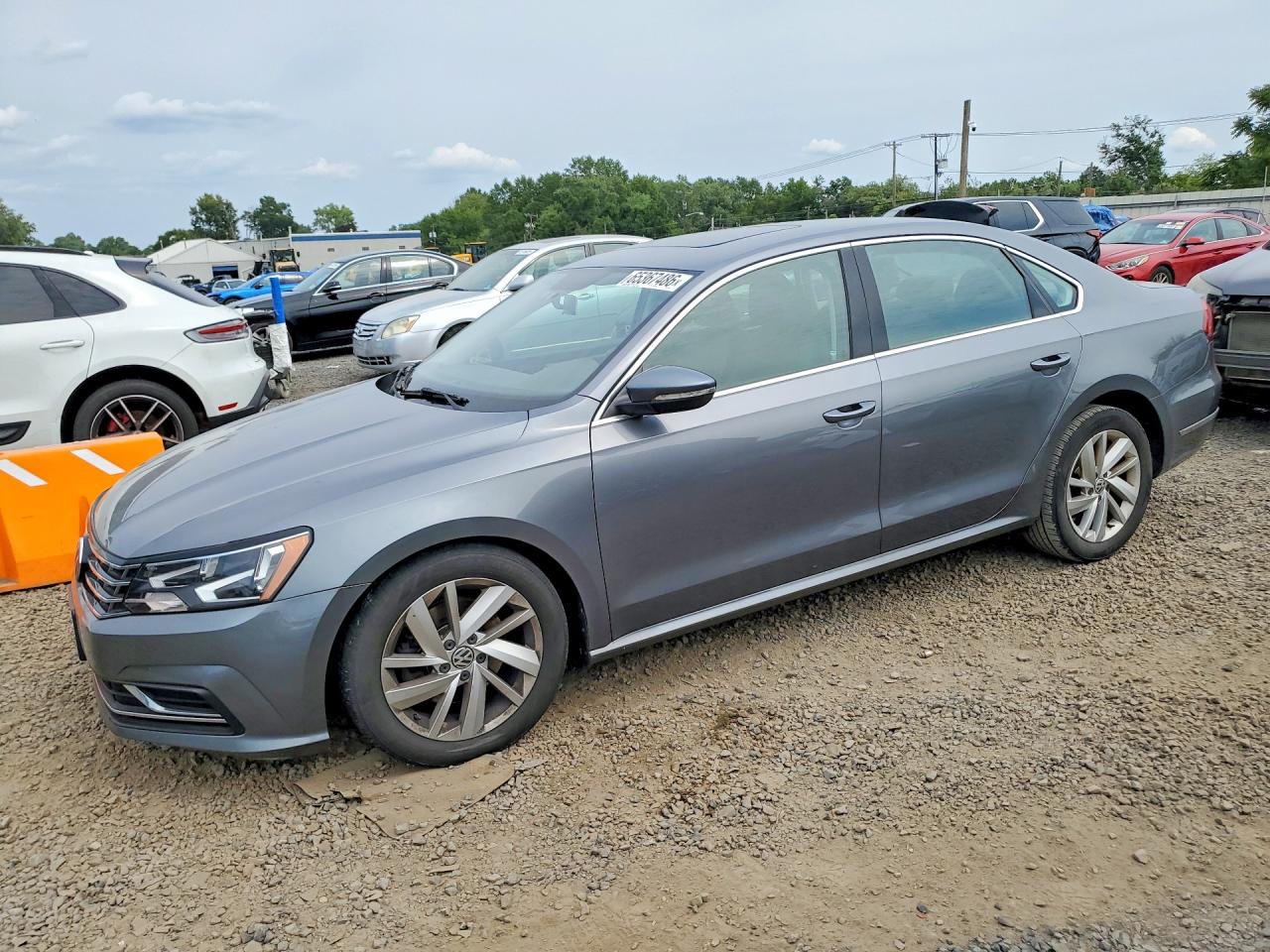 2018 VOLKSWAGEN PASSAT SE | 1VWBA7A33JC021641 | UPCARS