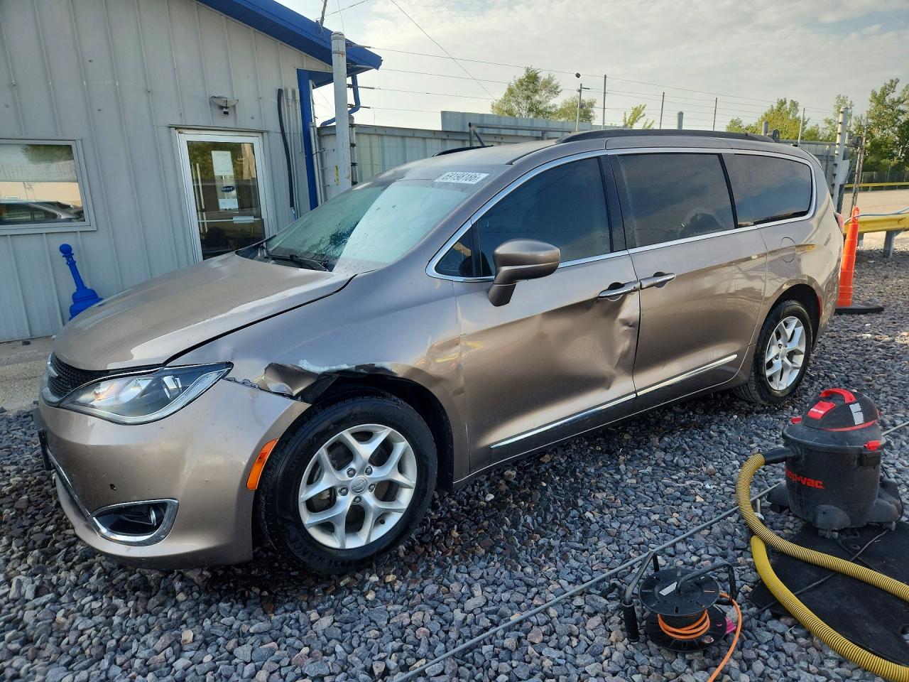 2017 CHRYSLER PACIFICA TOURING L | 2C4RC1BG6HR777234 | UPCARS