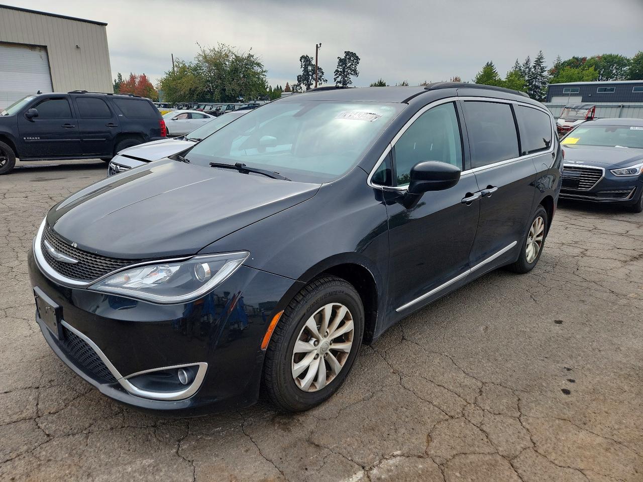 2017 CHRYSLER PACIFICA TOURING L | 2C4RC1BG8HR591095 | UPCARS