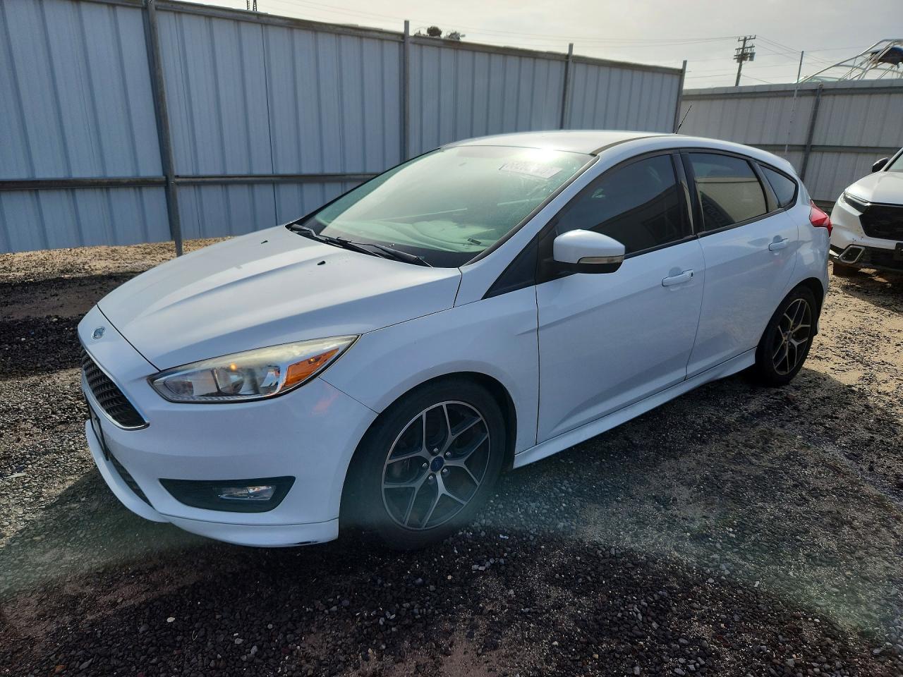 2016 FORD FOCU SE | 1FADP3K22GL230618 | UPCARS