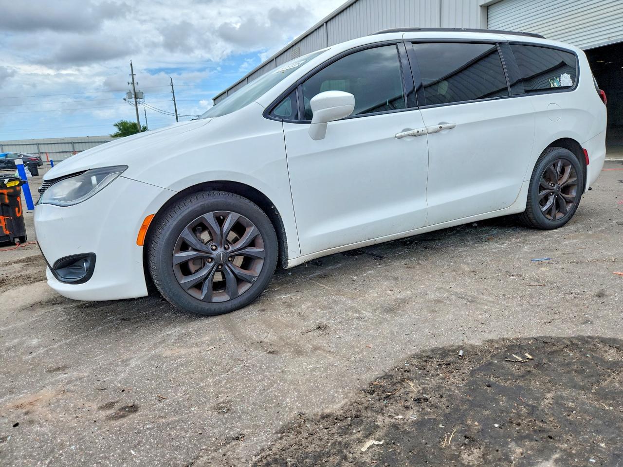 2020 CHRYSLER PACIFICA TOURING L | 2C4RC1BG3LR237784 | UPCARS