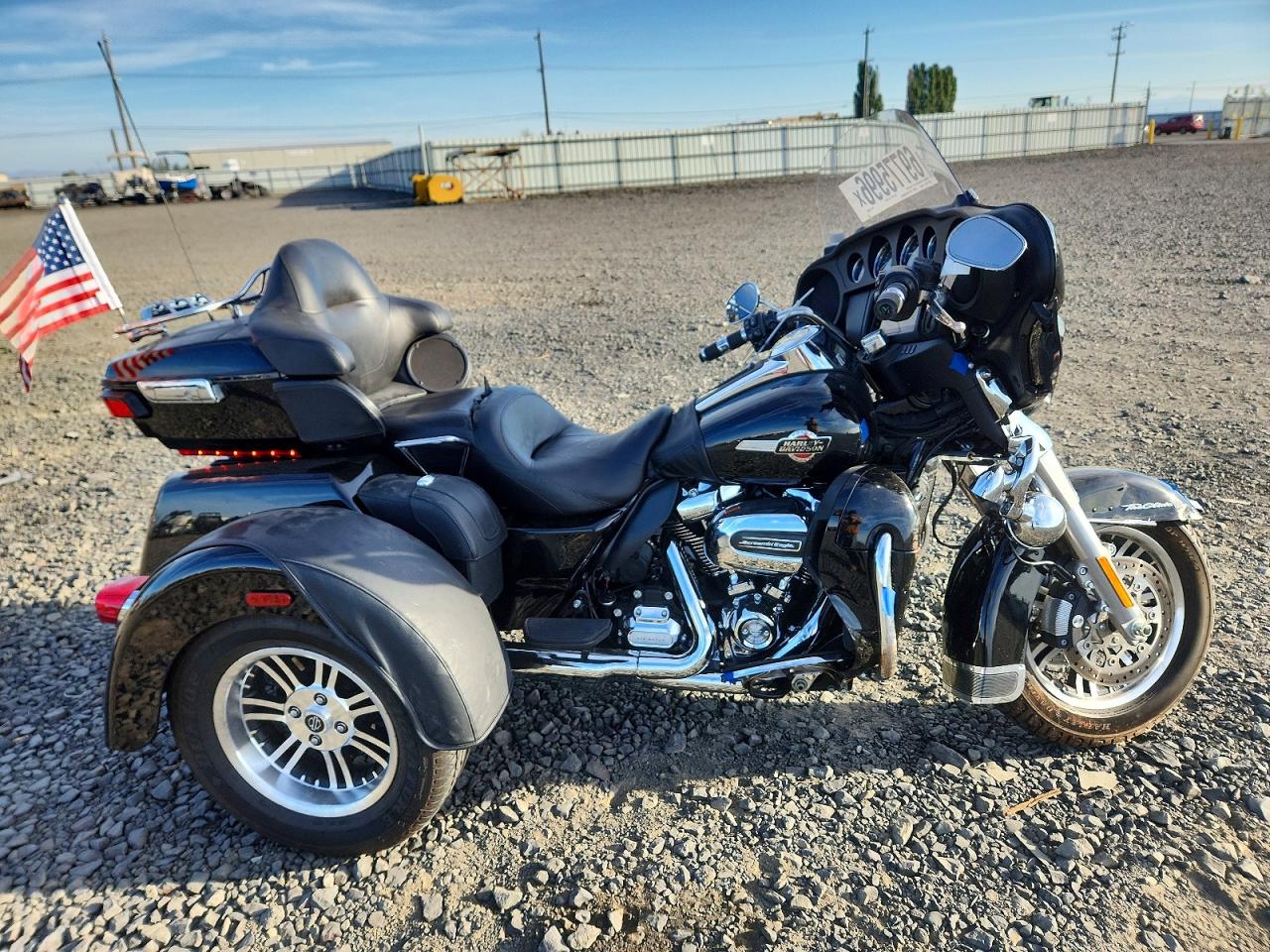 2022 HARLEY-DAVIDSON FL | 1HD1MAF17NB854864 | UPCARS
