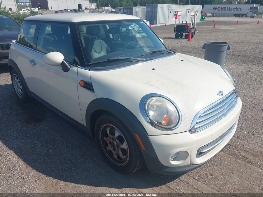 2013 MINI HARDTOP COOPER | WMWSU3C54DT370374 | UPCARS