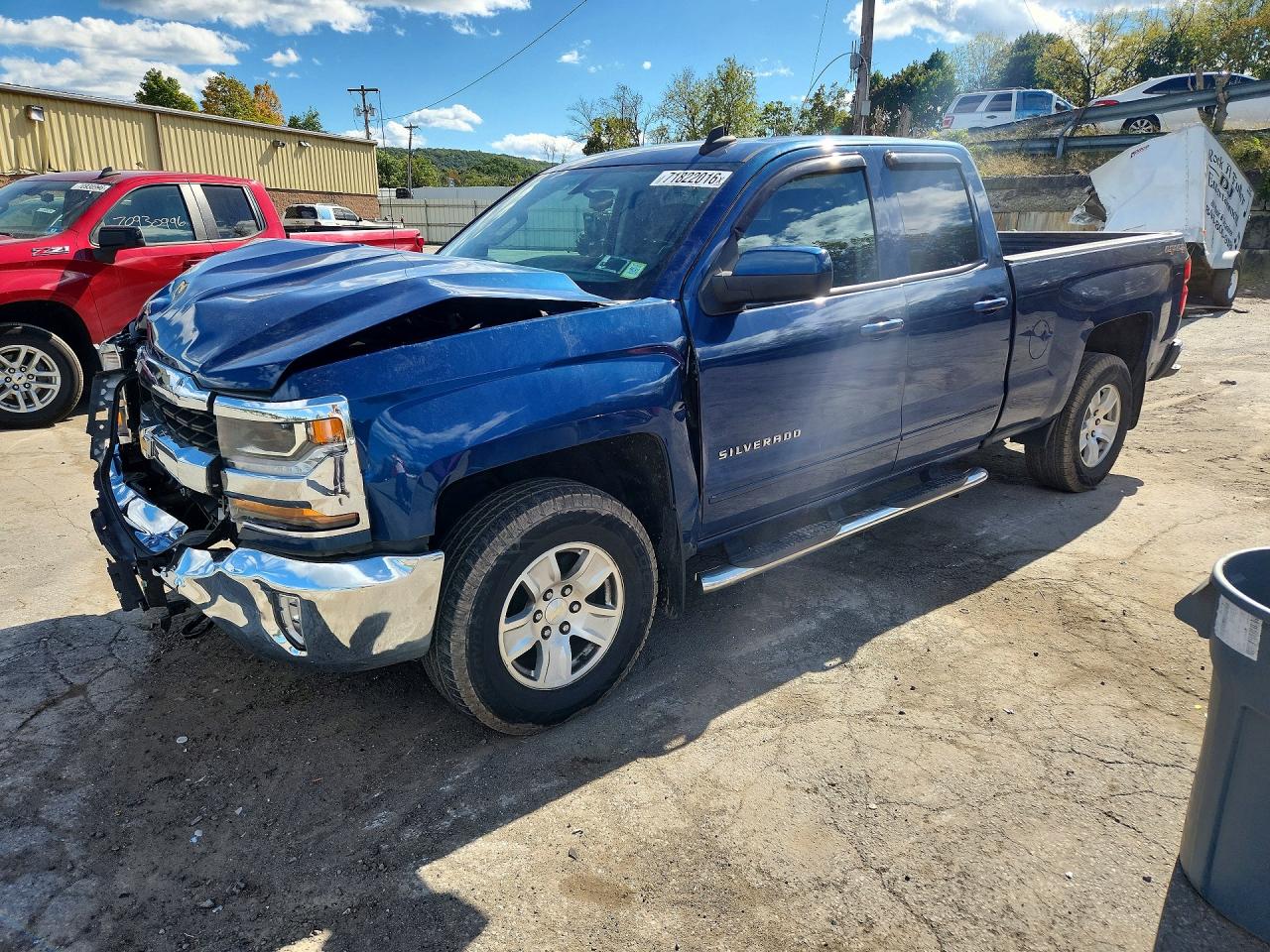 2017 CHEVROLET SILVERADO K1500 LT | 1GCVKREC2HZ136953 | UPCARS