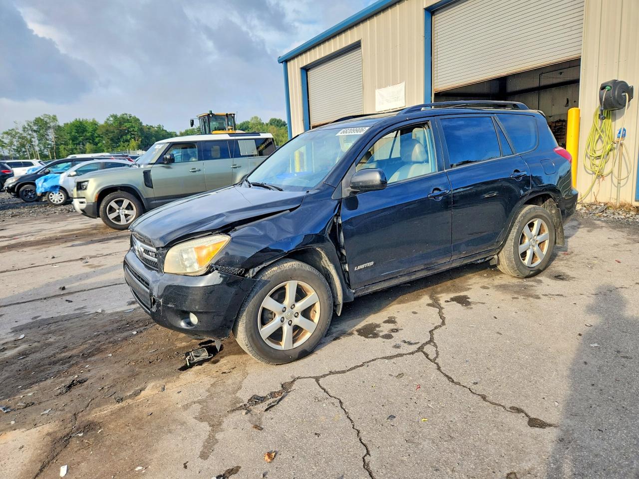 2007 TOYOTA RAV4 LIMITED | JTMBK31V176012261 | UPCARS